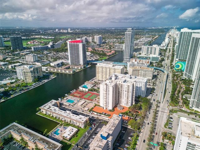 1817 S Ocean Dr PH28, Hallandale Beach, FL 33009
