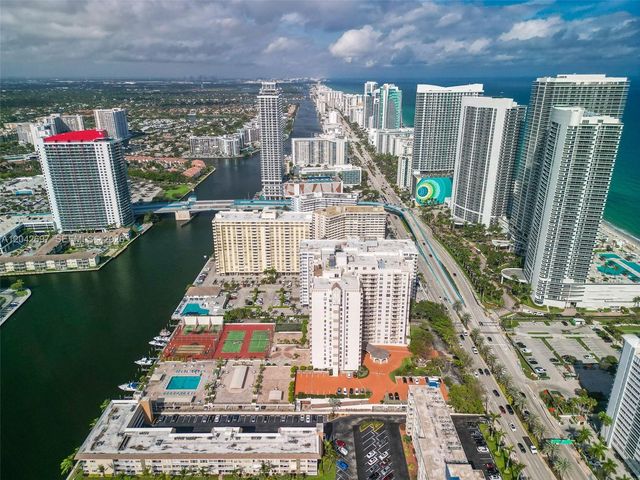 1817 S Ocean Dr PH28, Hallandale Beach, FL 33009
