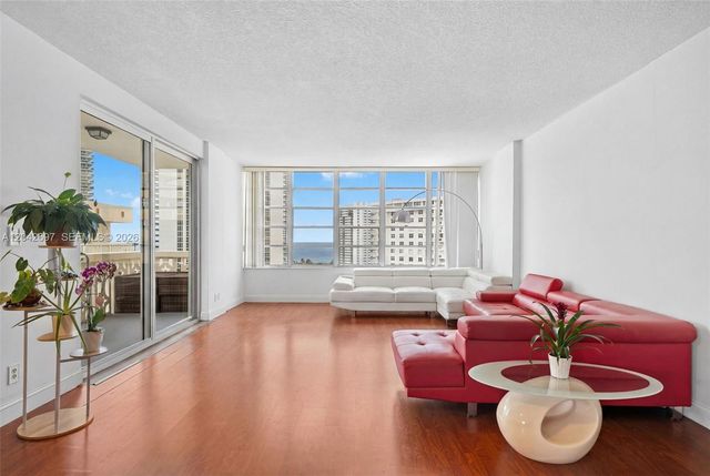 1817 S Ocean Dr PH28, Hallandale Beach, FL 33009