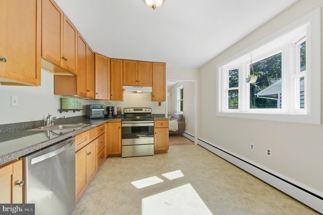 806 WOODLAND AVE, Wilmington, DE 19808