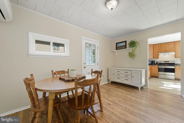 806 WOODLAND AVE, Wilmington, DE 19808