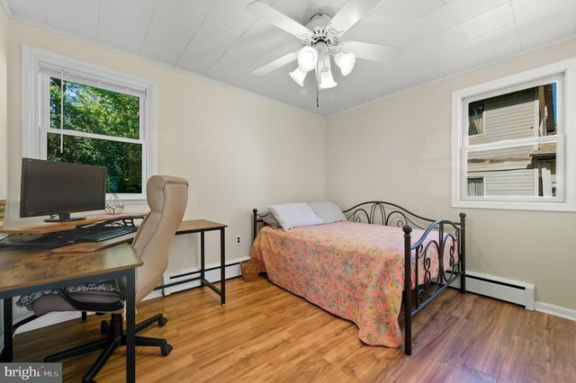 806 WOODLAND AVE, Wilmington, DE 19808