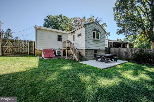 806 WOODLAND AVE, Wilmington, DE 19808