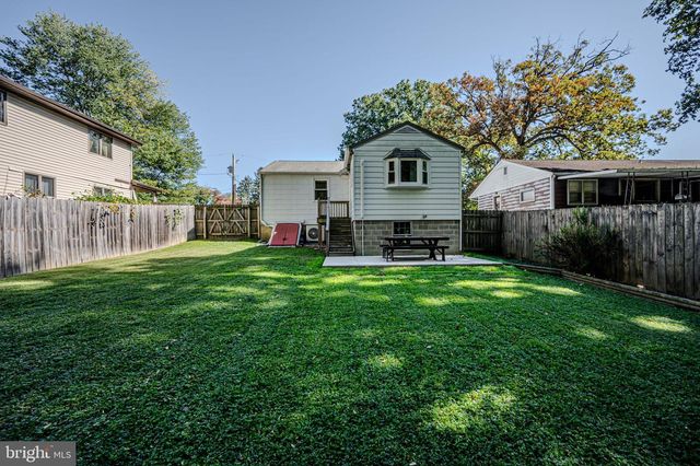 806 WOODLAND AVE, Wilmington, DE 19808