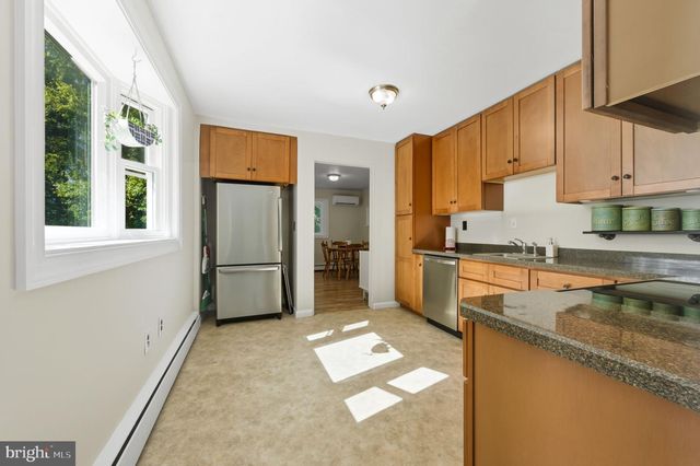 806 WOODLAND AVE, Wilmington, DE 19808