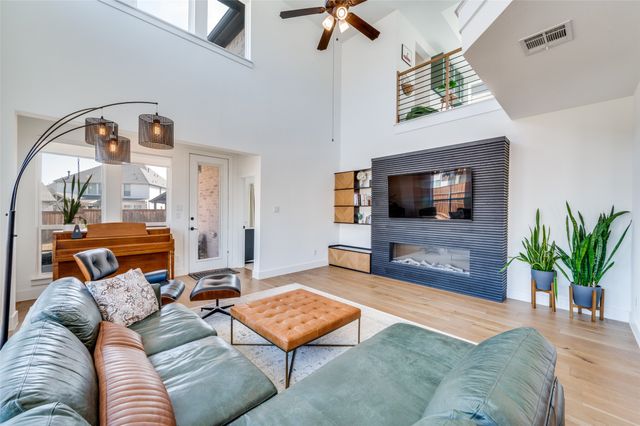 8433 Colburn, The Colony, TX 75056