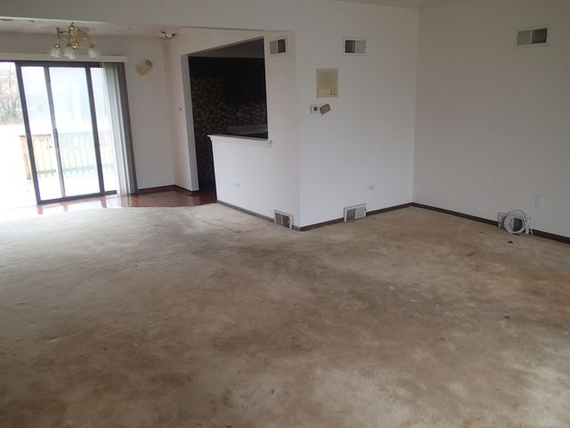 10363 S 84TH Avenue, Palos Hills, IL 60465