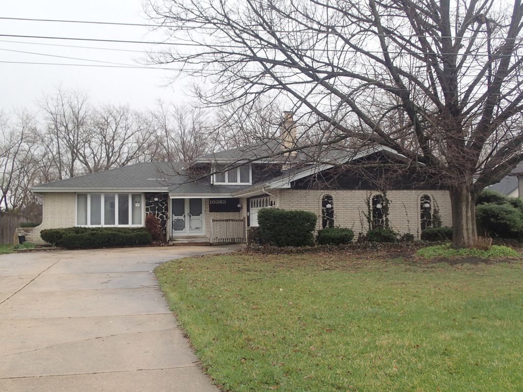 10363 S 84TH Avenue, Palos Hills, IL 60465