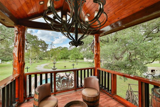 1920 Frelsburg Road, Alleyton, TX 78935