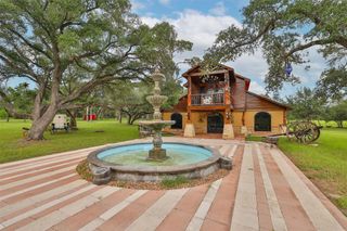 1920 Frelsburg Road, Alleyton, TX 78935