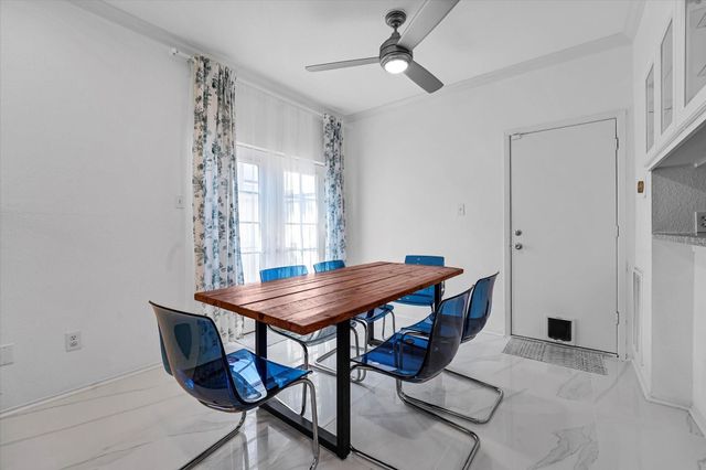 2601 Augusta Drive 24, Houston, TX 77057