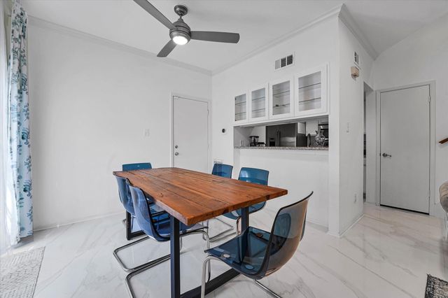 2601 Augusta Drive 24, Houston, TX 77057