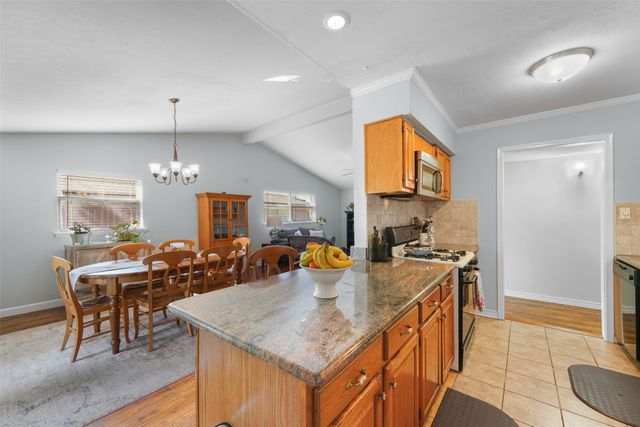 3218 Modella Avenue, Dallas, TX 75229