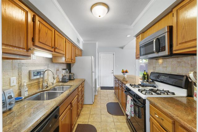 3218 Modella Avenue, Dallas, TX 75229