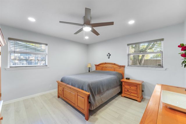 3218 Modella Avenue, Dallas, TX 75229