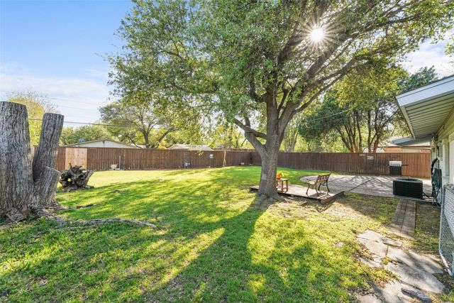 3218 Modella Avenue, Dallas, TX 75229