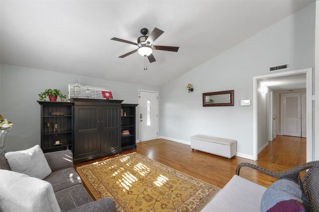 3218 Modella Avenue, Dallas, TX 75229