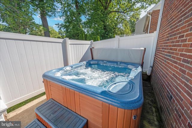 2021 LANSDOWNE WAY, Silver Spring, MD 20910