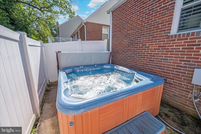 2021 LANSDOWNE WAY, Silver Spring, MD 20910