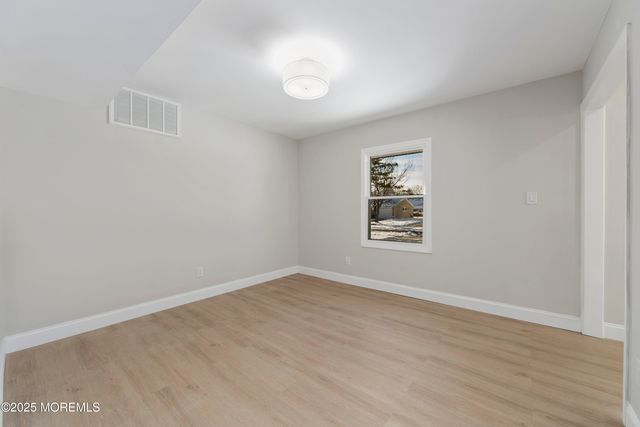 18 Bendix Lane, Willingboro, NJ 08046