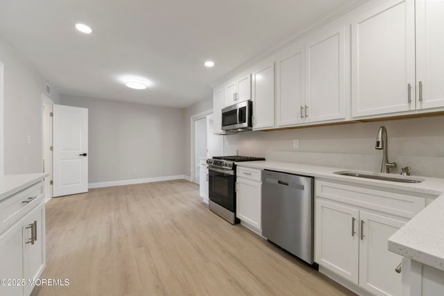 18 Bendix Lane, Willingboro, NJ 08046