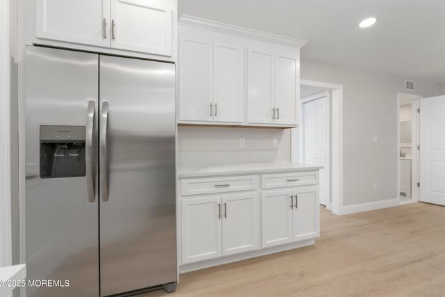 18 Bendix Lane, Willingboro, NJ 08046