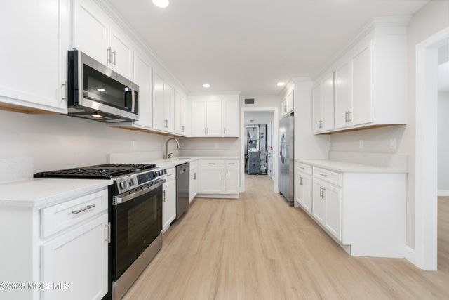 18 Bendix Lane, Willingboro, NJ 08046