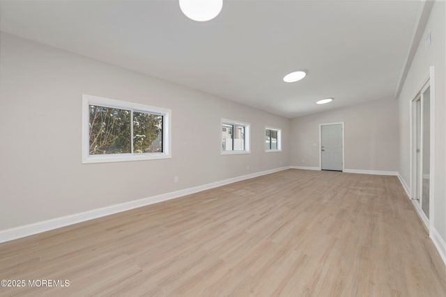 18 Bendix Lane, Willingboro, NJ 08046