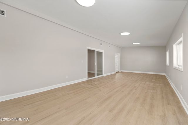 18 Bendix Lane, Willingboro, NJ 08046