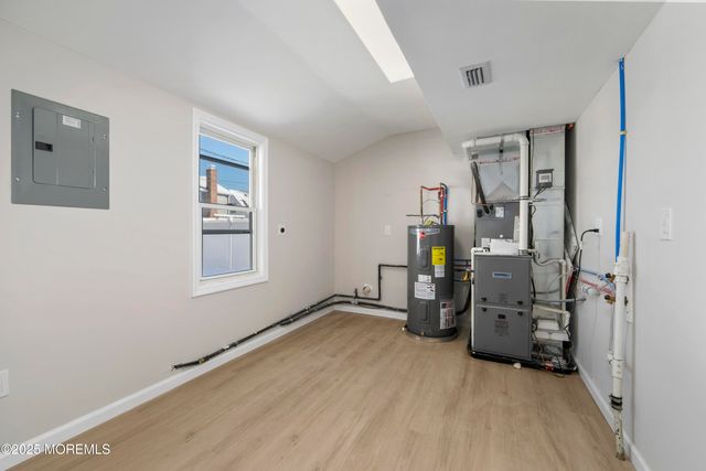 18 Bendix Lane, Willingboro, NJ 08046