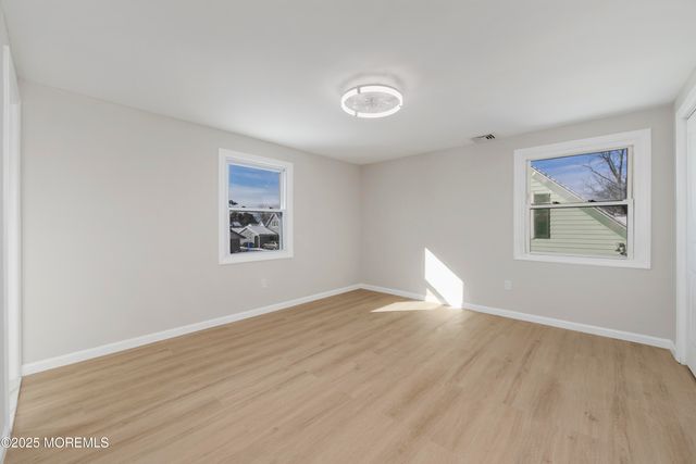 18 Bendix Lane, Willingboro, NJ 08046