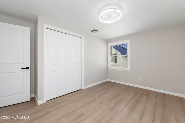 18 Bendix Lane, Willingboro, NJ 08046