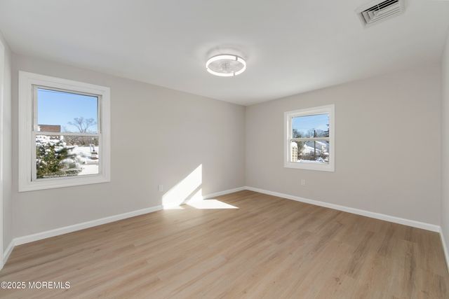 18 Bendix Lane, Willingboro, NJ 08046