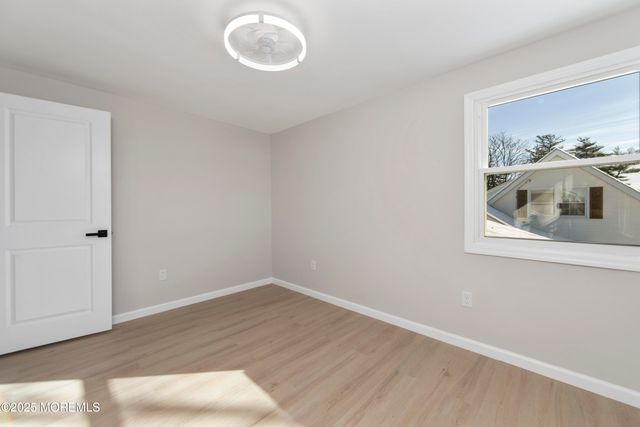 18 Bendix Lane, Willingboro, NJ 08046