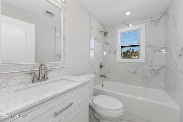 18 Bendix Lane, Willingboro, NJ 08046