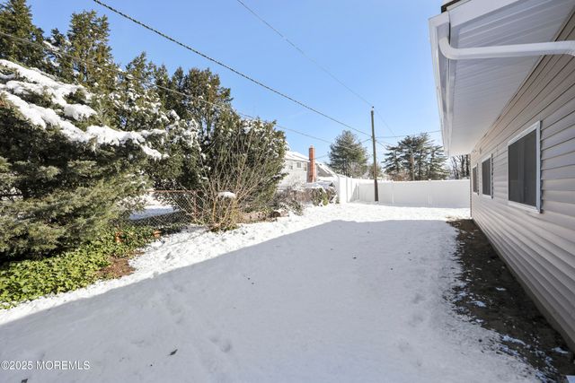 18 Bendix Lane, Willingboro, NJ 08046