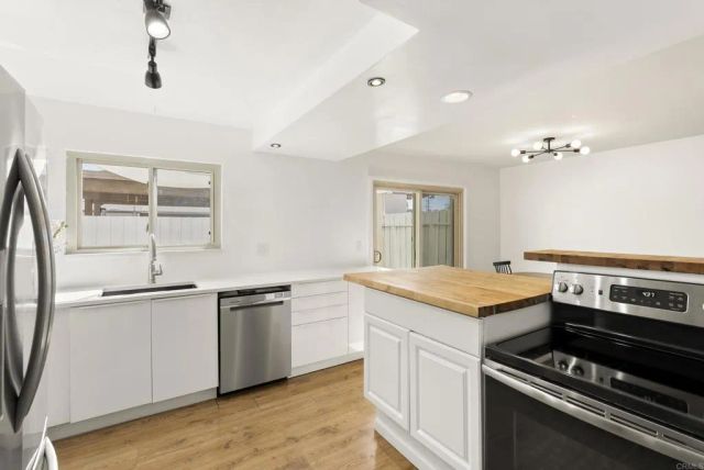 4169 Balboa Way, San Diego, CA 92117