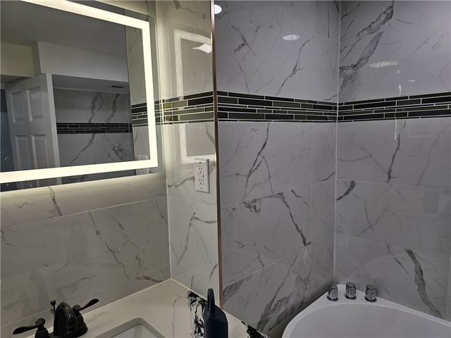 392 Center Grange Road, Center Twp, PA 15061