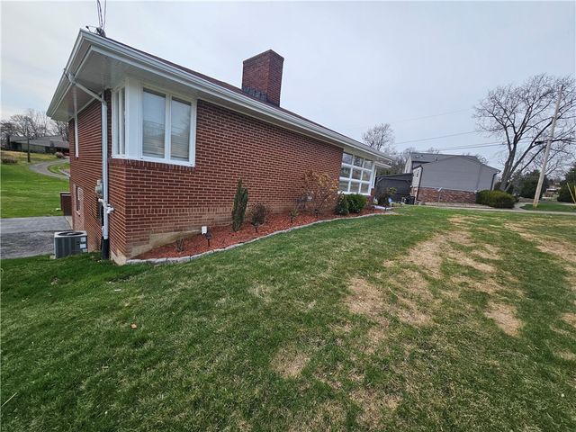 392 Center Grange Road, Center Twp, PA 15061