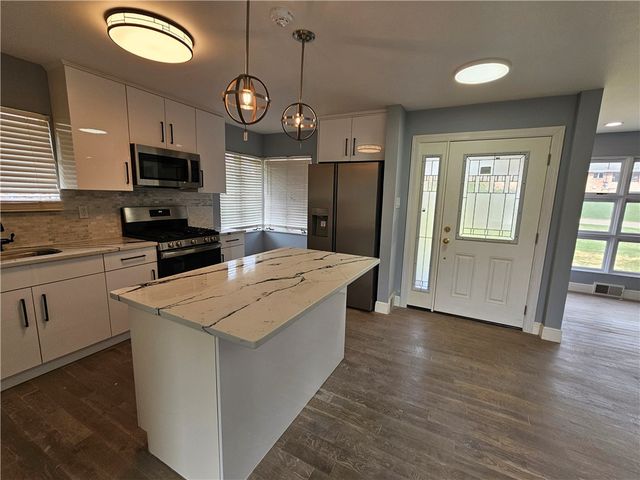 392 Center Grange Road, Center Twp, PA 15061