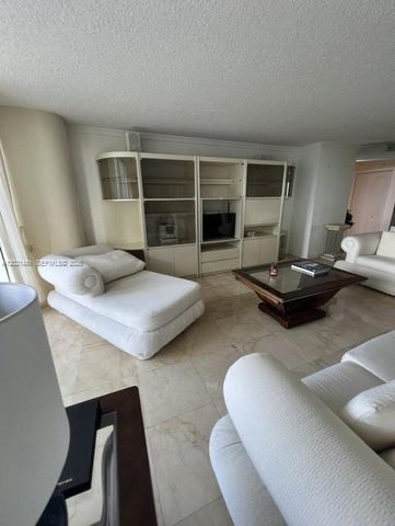 1717 N Bayshore Dr A-2136, Miami, FL 33132