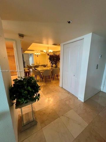 1717 N Bayshore Dr A-2136, Miami, FL 33132