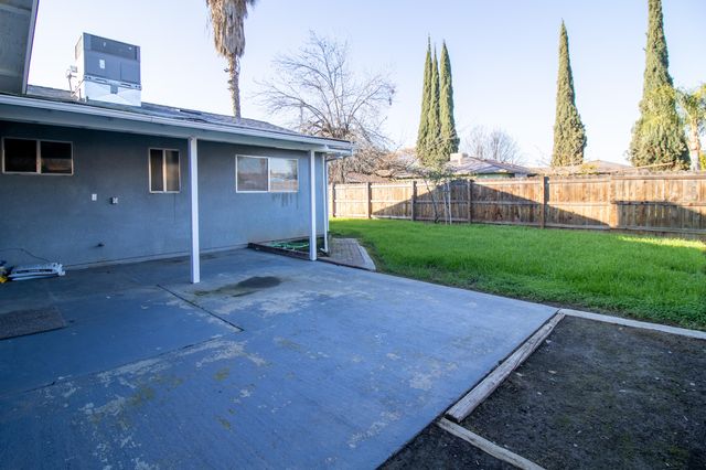 840 Sandra Lane, Porterville, CA 93257