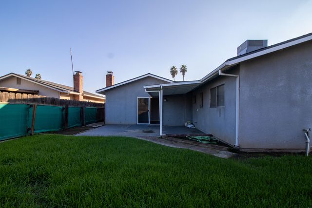 840 Sandra Lane, Porterville, CA 93257