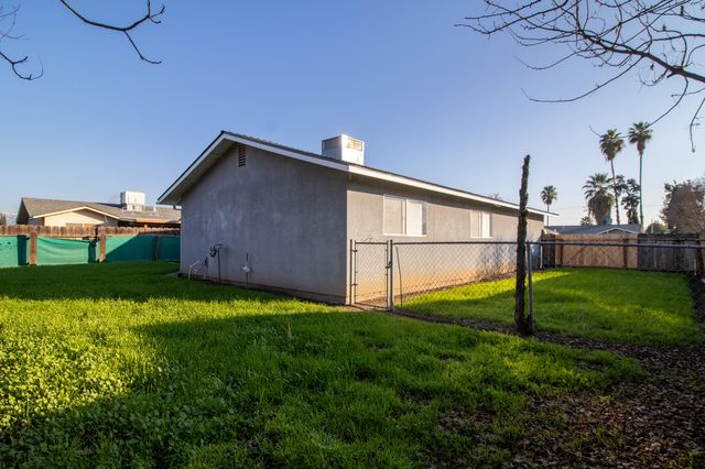 840 Sandra Lane, Porterville, CA 93257