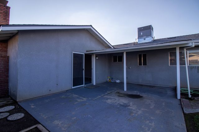 840 Sandra Lane, Porterville, CA 93257