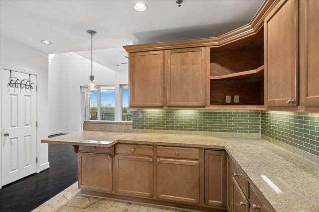 2520 Robinhood Street 807, Houston, TX 77005
