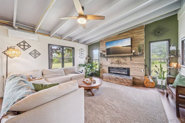 1429 W 640, Chouteau, OK 74337