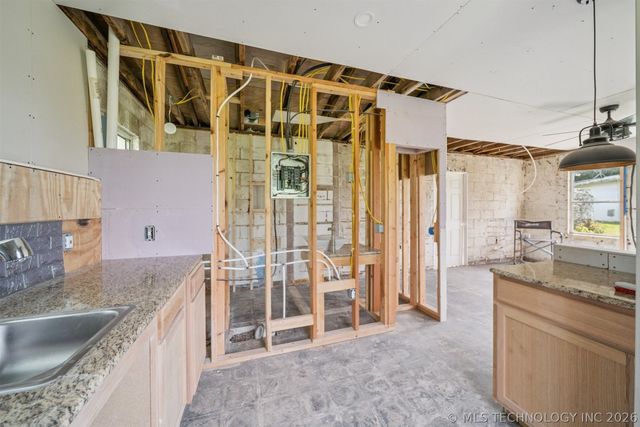 1429 W 640, Chouteau, OK 74337
