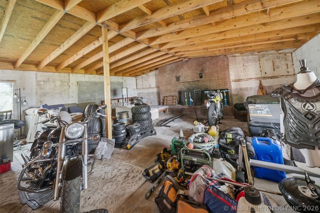 1429 W 640, Chouteau, OK 74337